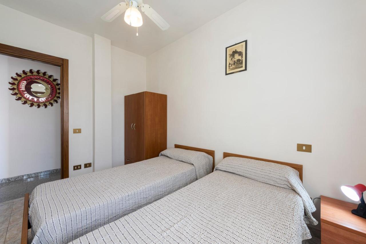 Apartamento Residenza Tirrenia Marina di Massa Exterior foto